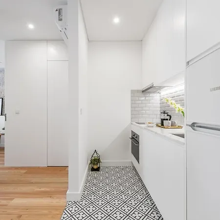 Modern Invicta By Upperground Apartment