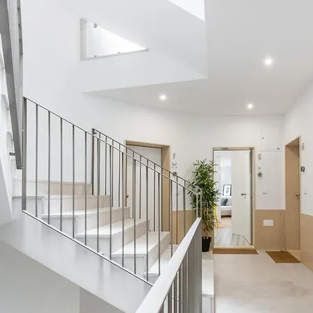 Modern Invicta By Upperground Porto